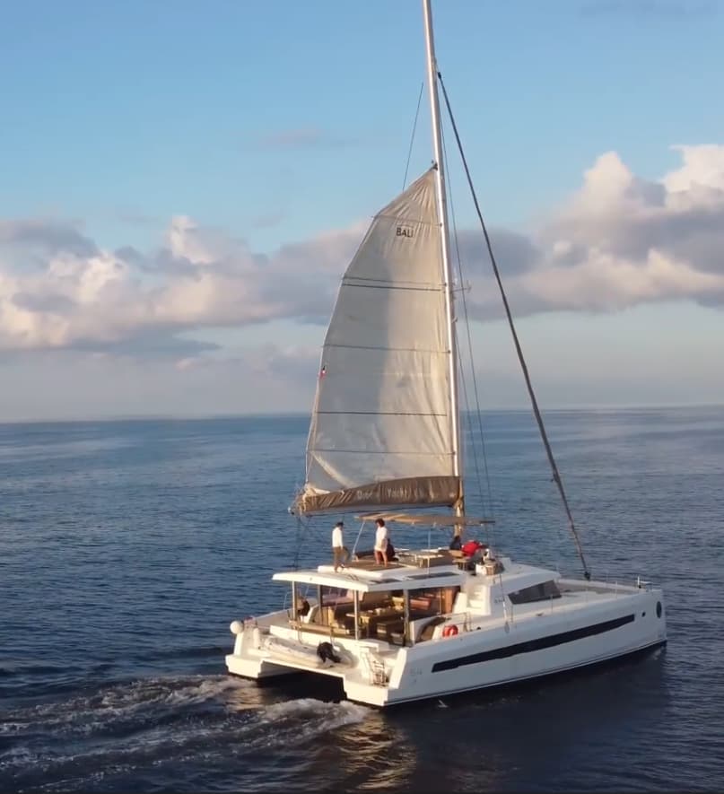 Catamarã Bali 5.4 Lusitana no rio Tejo